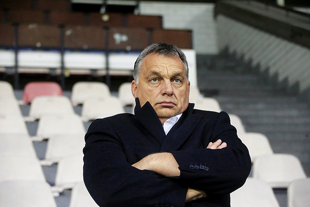 
Viktors Orbāns Skonto stadionā Rīgā noskatās Ungārijas izlases treniņu.
