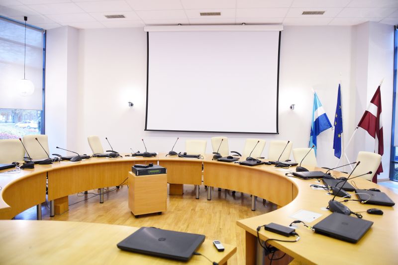 
Jūrmalas domes sēžu zāle.
