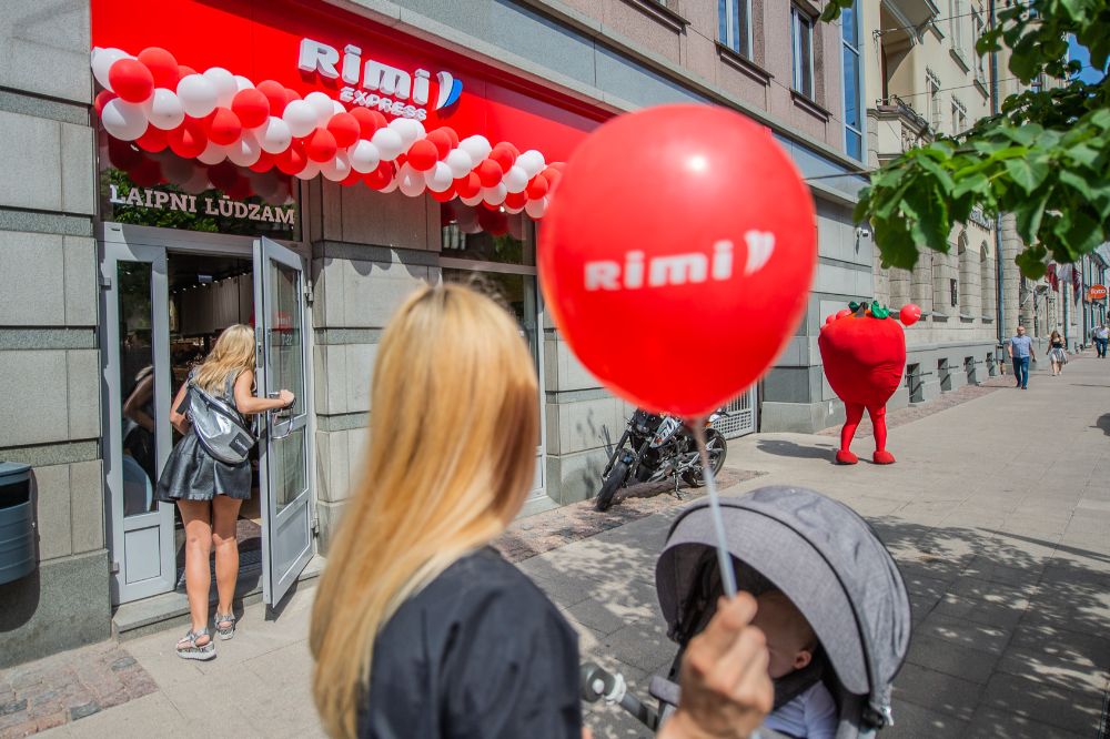 FOTO: Atvērts pirmais jaunā koncepta “Rimi Express” veikals | LA.LV