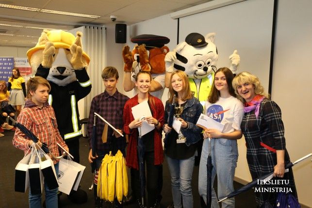 
Vaboles vidusskolas 8. klases komanda
