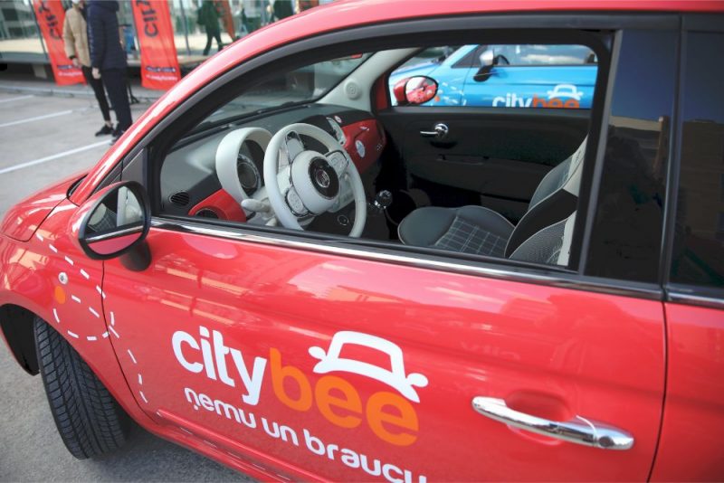 
&#34;CityBee&#34; nomas automašīnas izbrauc ielās
