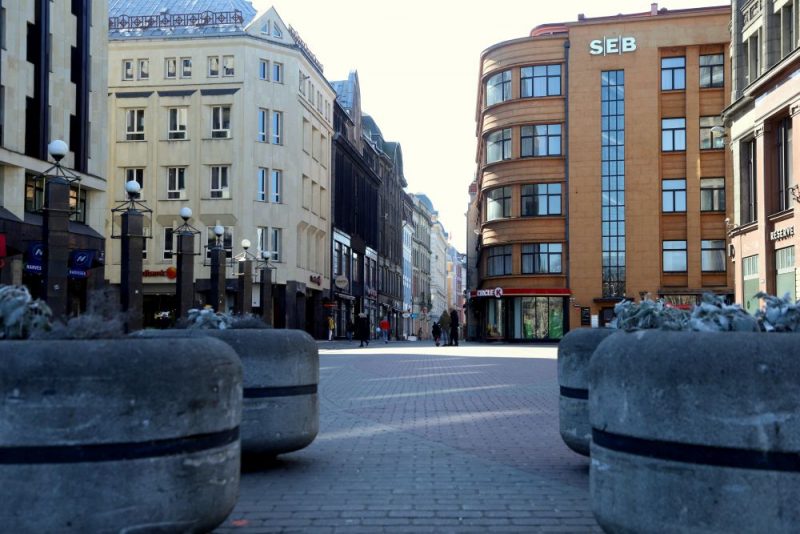 
Vecrīgas tukšās ielas ārkārtas situācijā
