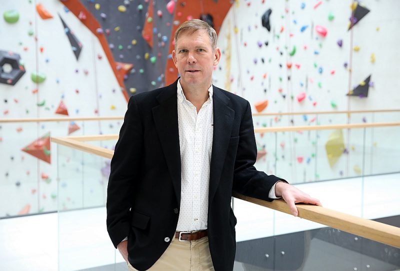 
“Mikrotīkla” līdzīpašnieks un valdes priekšsēdētājs Džons Martins Tallijs aicina arī citus mecenātus atbalstīt mūsdienīgas, augstākā līmeņa bērnu slimnīcas izveidi.
