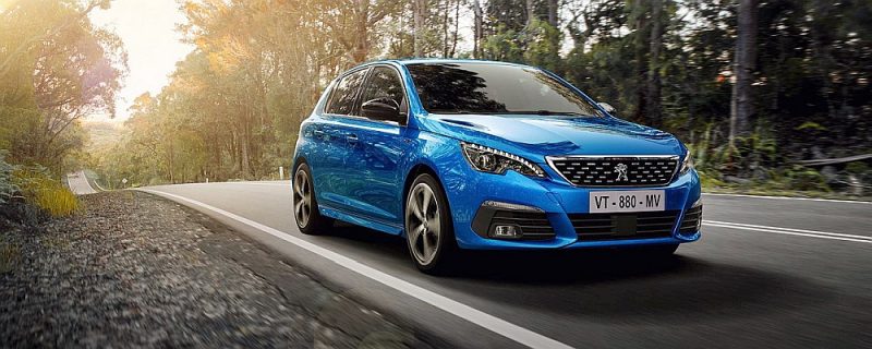 
Vienīgais konkursa finālists, kuru var izvēlēties dažādās piedziņas versijās – gan ar dīzeļdzinēju, gan kā hibrīdauto – “Peugeot 308”.
